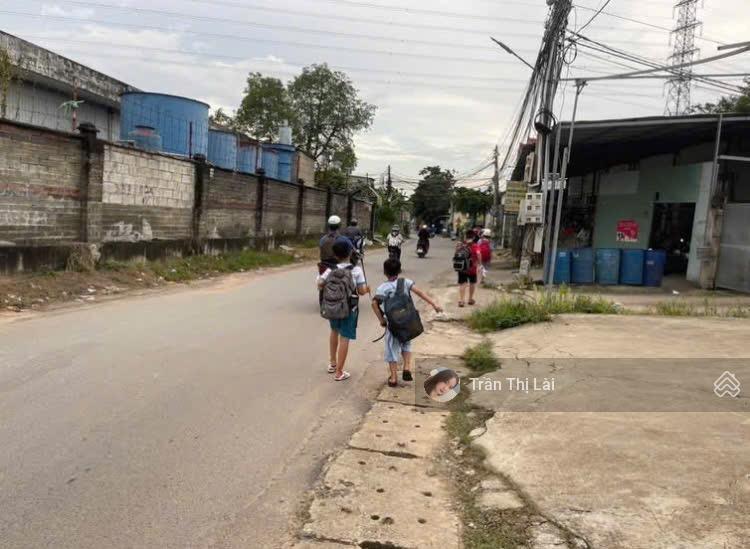 Bán đất mặt tiền thới hoà dt174m2 đi ra đường nhựa dt747b 5p cách chợ thái hoà 2km số sẵn có thổ cư