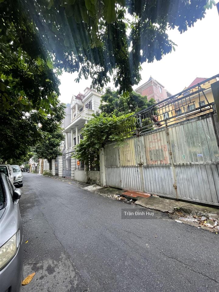 Bán đất trần quốc hoàn. 100m2, mt 6m. xây building tuyệt đẹp. giá êm