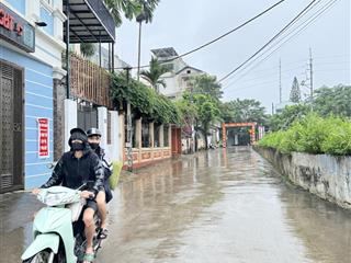 Giảm sốc mảnh đất 76m ngay cổng trường cn việt hung, sát trục đường lớn sầm uất