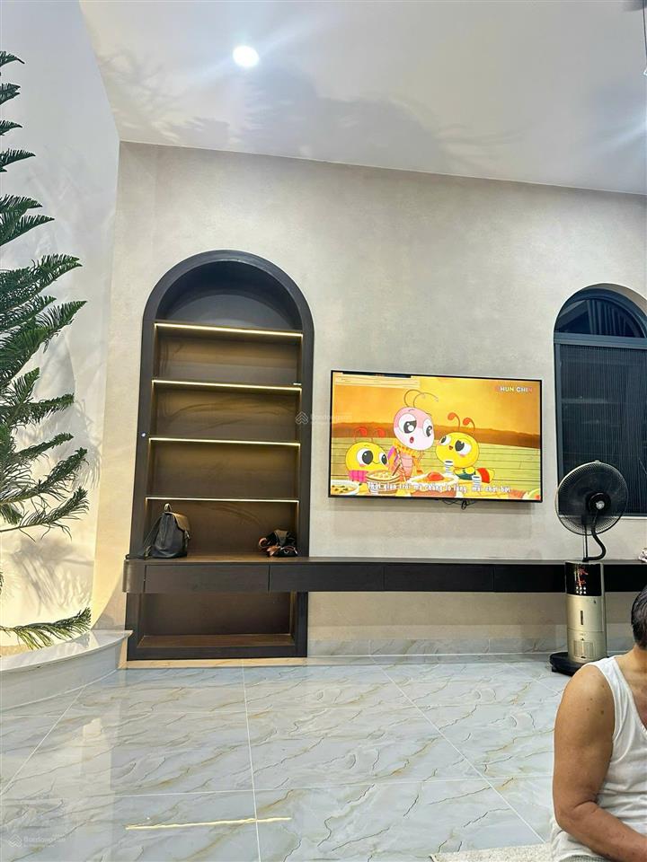 Siêu phẩm nhà đẹp full nội thất ngang 5,5m nở hậu ngay chợ đình phong phú dt 85,07m giá tốt 10 tỉ