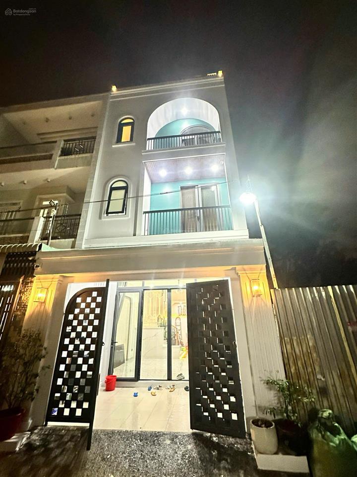 Siêu phẩm nhà đẹp full nội thất ngang 5,5m nở hậu ngay chợ đình phong phú dt 85,07m giá tốt 10 tỉ