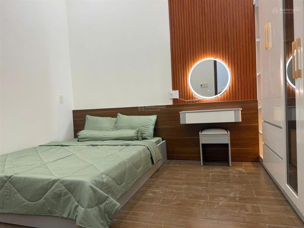 Nhà 1 trệt 1 lầu gần chợ, 70m² chỉ 2 tỷ 5  sổ riêng