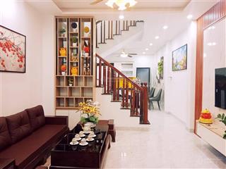 Bán gấp, giá rẻ nhà phố thái thịnh, đống đa, ngõ to như phố, gần ô tô, lô góc 3 thoáng, 45m2 6tầng