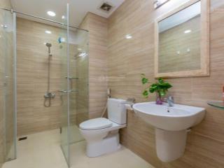 Nhà 72m hướng đông nam hai xe ô tô tránh nhau vỉa hè trước nhà 3mv1 gà ra xe ô tô.2 pk 4pn 4pvs