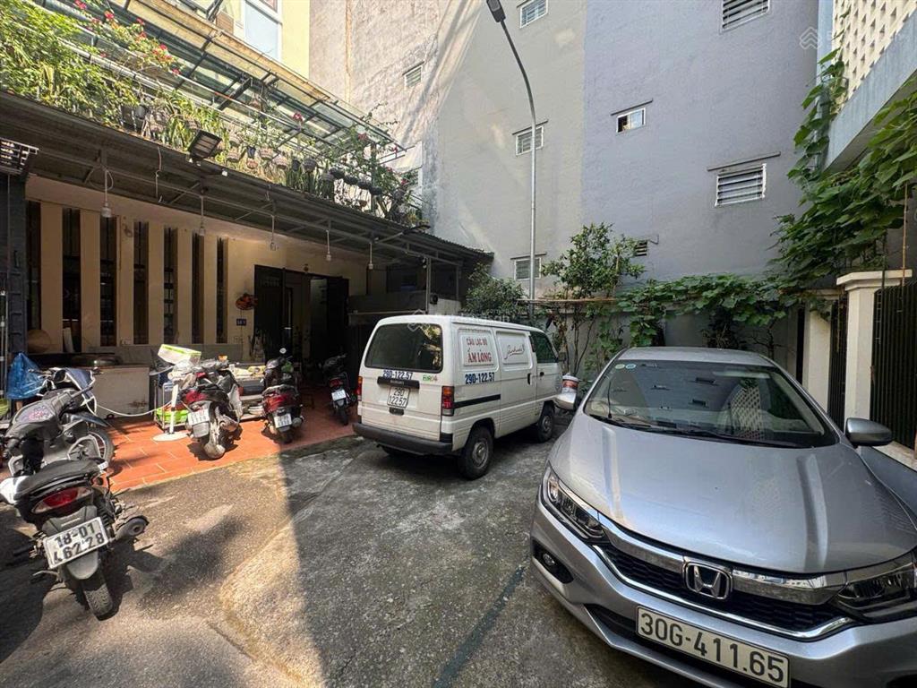 Bán nhà biệt thự liền kề ngõ 40 xuân la  diện tích 115m, 5 tầng, giá nhỉnh 40 tỷ