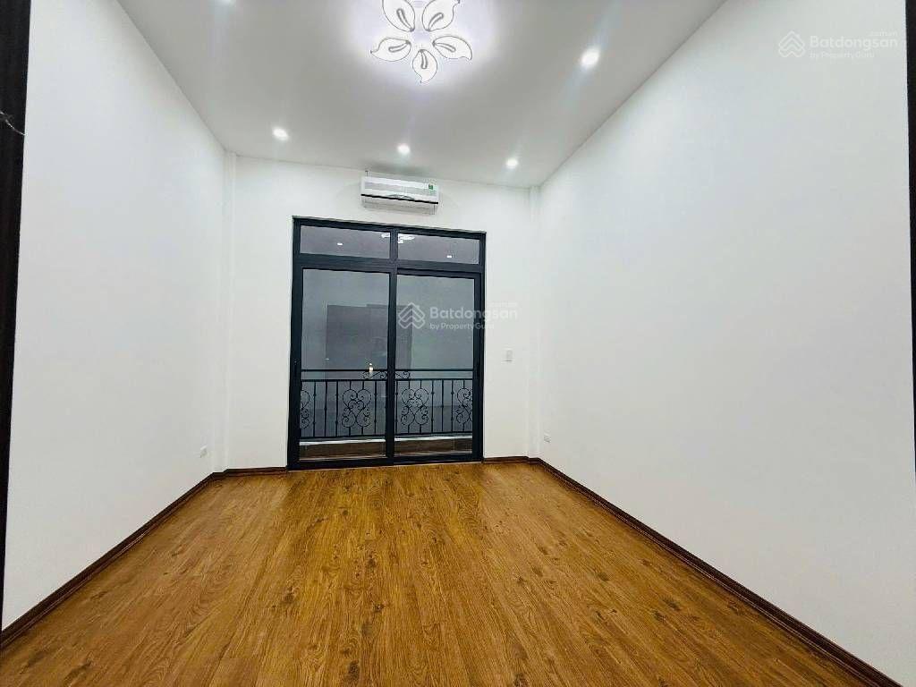 Bán nhà ngọc khánh 36,8m 5 tầng mt 3,5m sđcc giá 7,76 tỷ có thương lượng  0936 002 ***