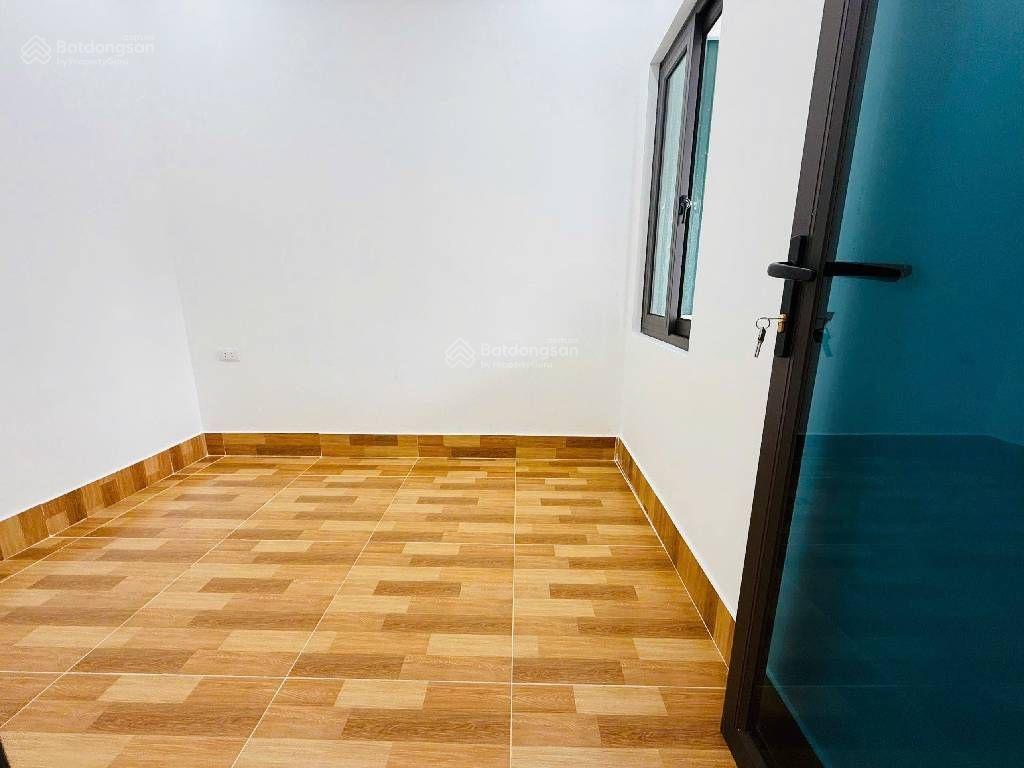 Bán nhà ngọc khánh 36,8m 5 tầng mt 3,5m sđcc giá 7,76 tỷ có thương lượng  0936 002 ***