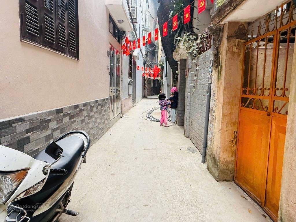 Bán nhà ngọc khánh 36,8m 5 tầng mt 3,5m sđcc giá 7,76 tỷ có thương lượng  0936 002 ***