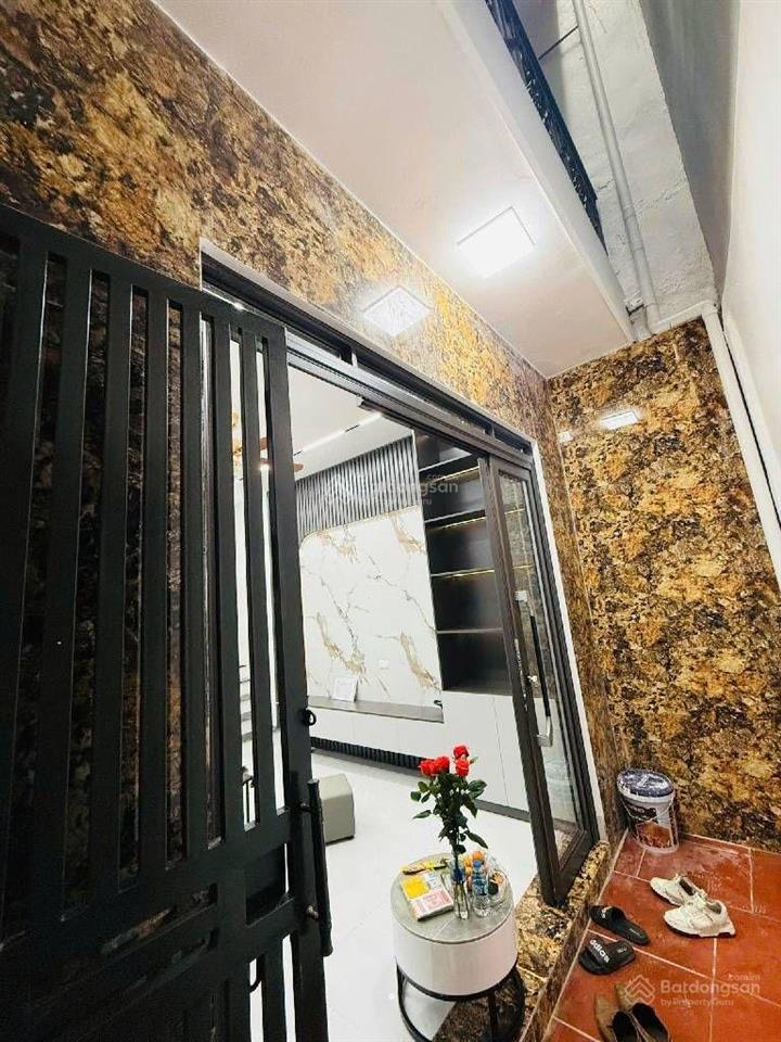 Bán nhà ngọc khánh 36,8m 5 tầng mt 3,5m sđcc giá 7,76 tỷ có thương lượng  0936 002 ***