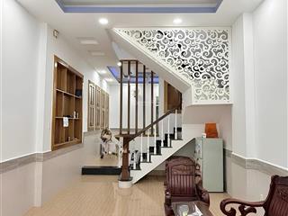 Đường 6m  nhà đúc 3 tầng  dt ngang 4x15 (60m2)  cạnh ngã tư bốn xã gò xoài