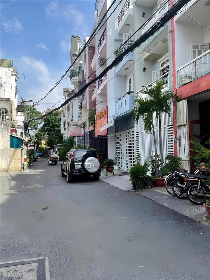 Đường 6m  nhà đúc 3 tầng  dt ngang 4x15 (60m2)  cạnh ngã tư bốn xã gò xoài