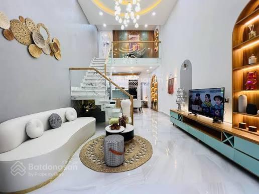 (nóng) bán nhà tiên dương, lễ pháp  cấp 4 cực đẹp  ô tô tránh dừng đỗ ngày đêm  nhỉnh 5 tỷ