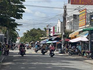 Ra gấp lô đất ngay trung tâm chợ buôn bán kinh doanh đa ngành nghề