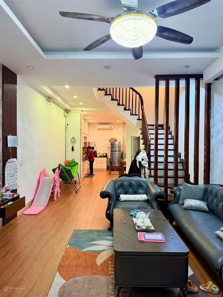 Gần ô tô tránh phố kim ngưu, phân lô, thang máy, ngõ nông thông kinh doanh tốt, sđđc 52m2*5t