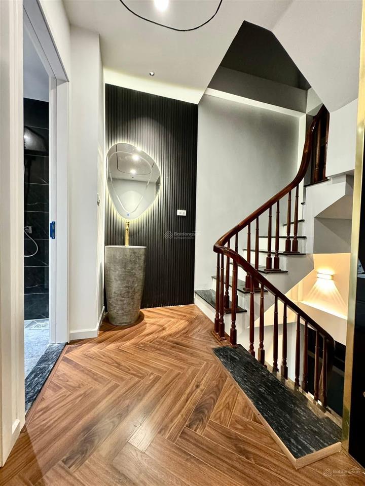 Giá sốc phố minh khai, ngõ nông thông kinh doanh, 2 thoáng sáng tự nhiên, chủ tặng nt, lô góc 50m.