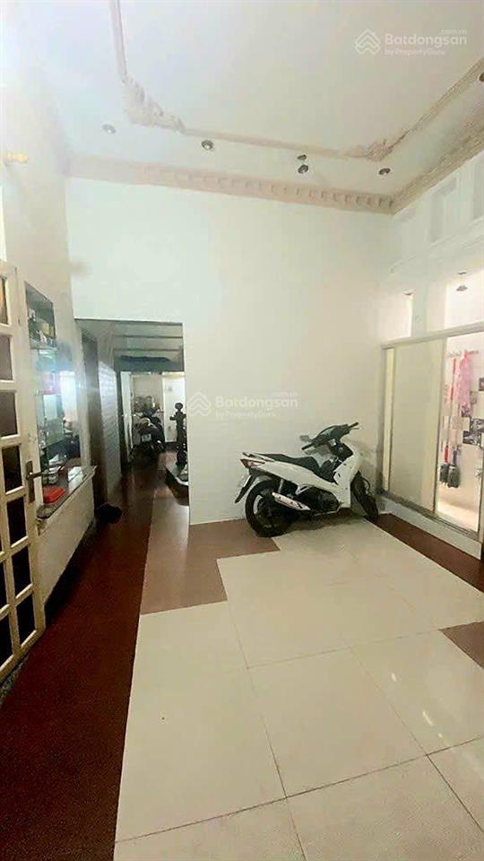 Bán nhà chdv sát mt bùi đình túy 101m2 (10x10,3m) nhà có sân 10pn đang có dòng tiền