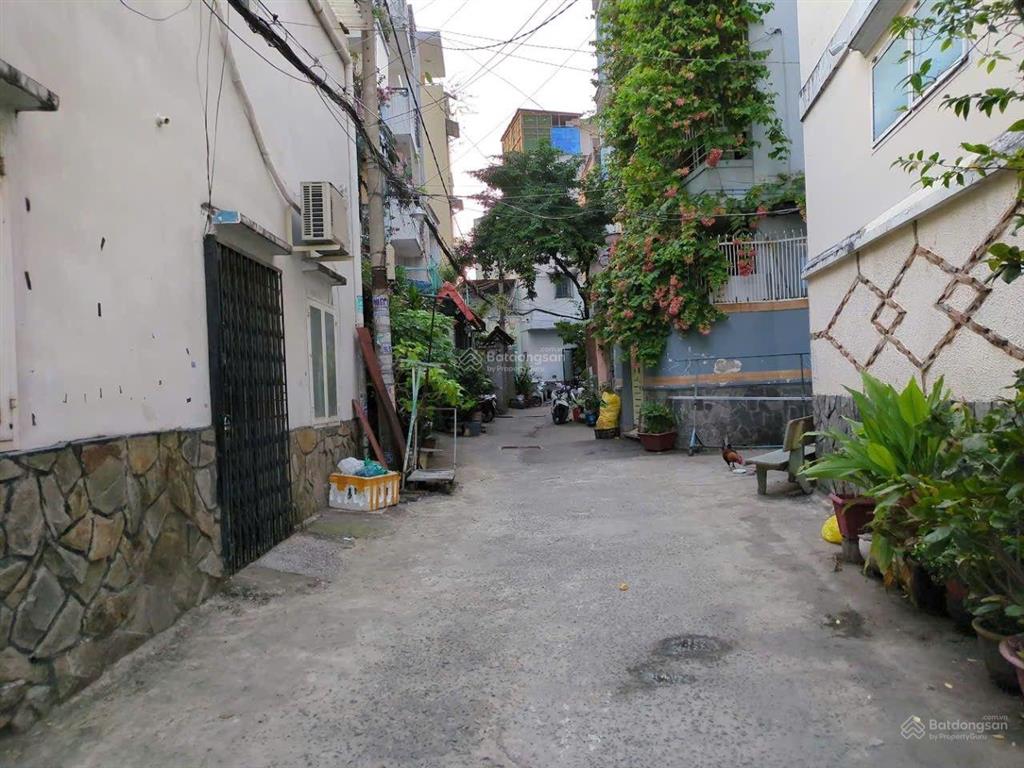 Bán nhà chdv sát mt bùi đình túy 101m2 (10x10,3m) nhà có sân 10pn đang có dòng tiền