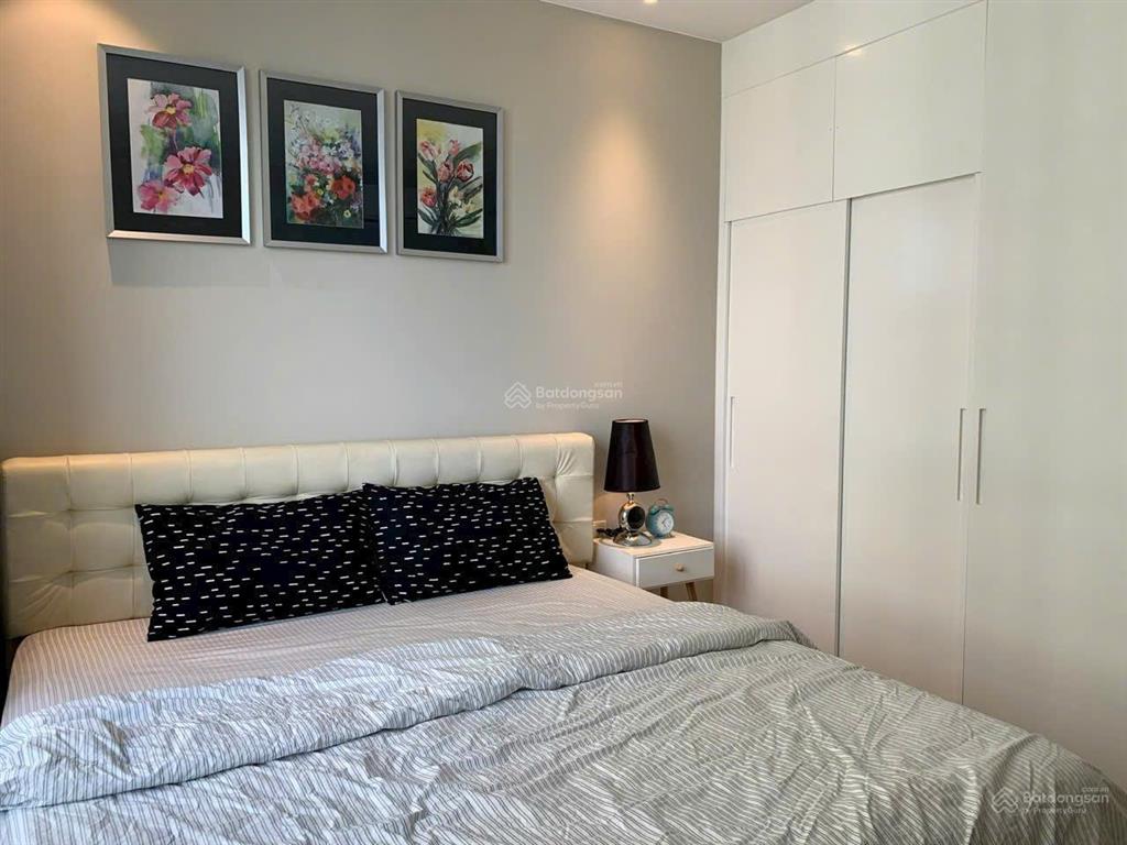 Chủ bán gấp căn hộ tại the gold view, bến vân đồn, q4, giá 3 tỷ, 69m2, view đẹp, giá tốt