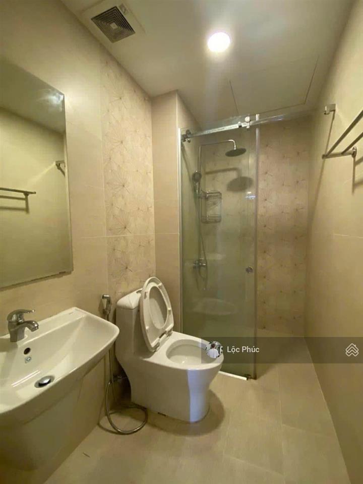 Chủ bán gấp căn hộ riva park, giá 1 tỷ 990, 68m2, 2pn, 2wc, q4, hcm