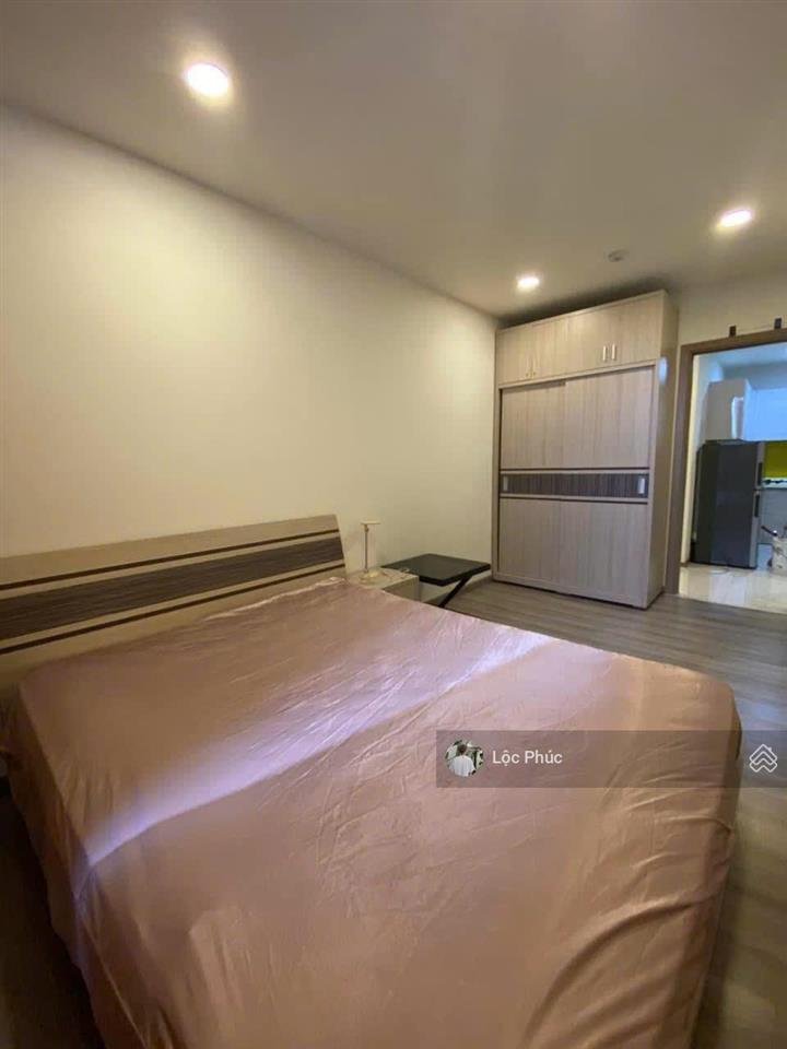 Chủ bán gấp căn hộ riva park, giá 1 tỷ 990, 68m2, 2pn, 2wc, q4, hcm