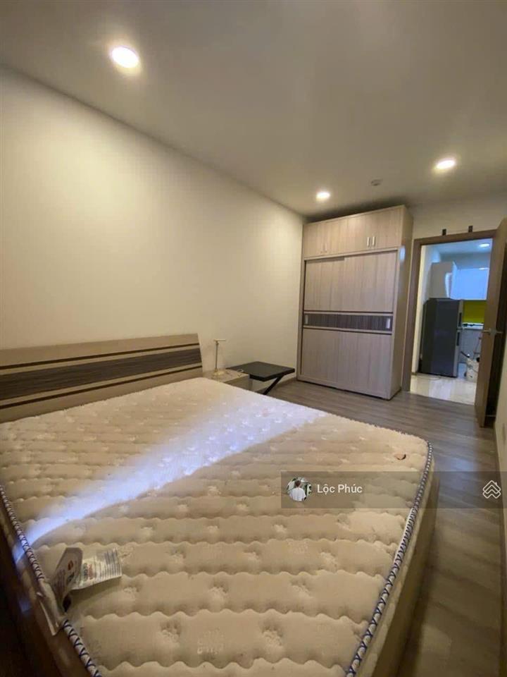 Chủ bán gấp căn hộ riva park, giá 1 tỷ 990, 68m2, 2pn, 2wc, q4, hcm