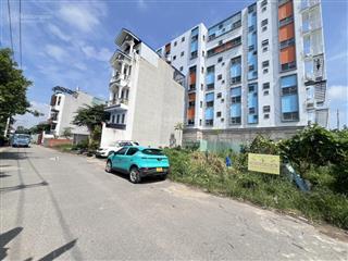 Bán đất phù hợp xây chdv  biệt thự
diện tích 177m2 ngang 8m6 vuông vức, gần ga metro.