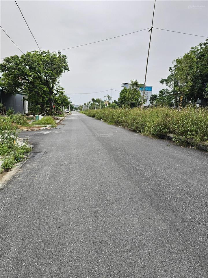 Bán lô đất view kênh mương xóm 4 liêm chung đường to hè thoáng rất gần bệnh viện việt đức bạch mai