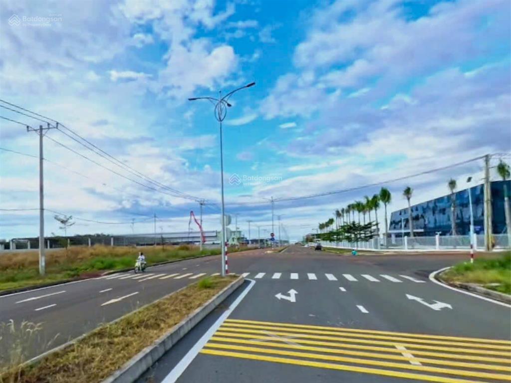 Bán đất 10m mặt tiền đường xuyên tâm 32m  gần ngã tư tuyến số 2 (65m)  chỉ 650 triệu