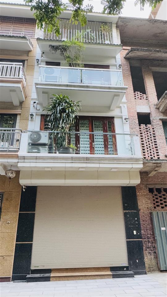 Hàng hiếm trung tâm mỗ lao dt 65m2 ,mt 5m .giá hơn 12tỷ sổ đỏ chính chủ , sẵn sàng giao dich