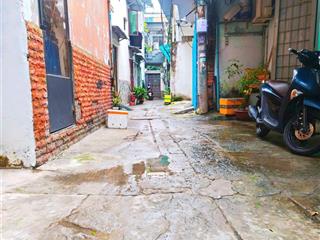 12m2  nhỉnh 2 tỷ nhà mới 3 tầng lạc long quân không lộ giới.