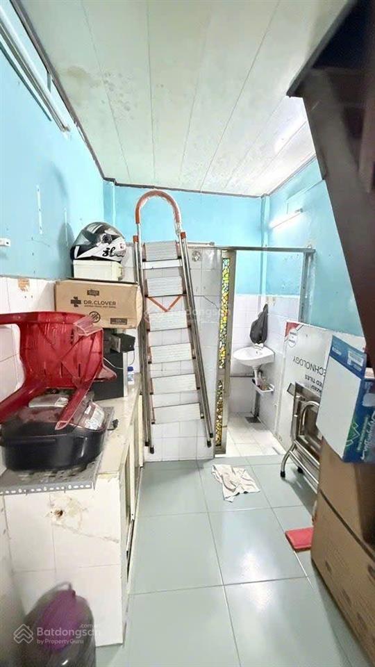 14m2  chưa đến 2 tỷ nhà lạc long quân gần chợ tân bình