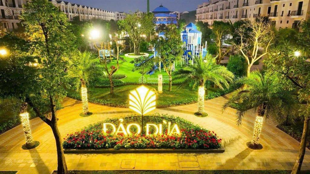 Bán gấp biệt thự đơn lập đảo dừa 180m2 giá 28,2 tỷ view trực diện sông. mà chỉ 140tr/m2