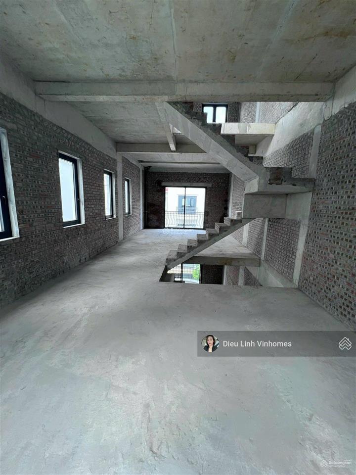 Chính chủ cần bán liền kề san hô 70m2 giá 10,1 tỷ, áp góc gần little hong kong