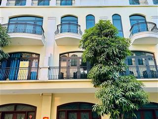 Cắt lỗ liền kề chà là 63m² giá 8,5 tỷ đông nam, sẵn sổ sang tên, ngay cổng ra vào phân khu chà là