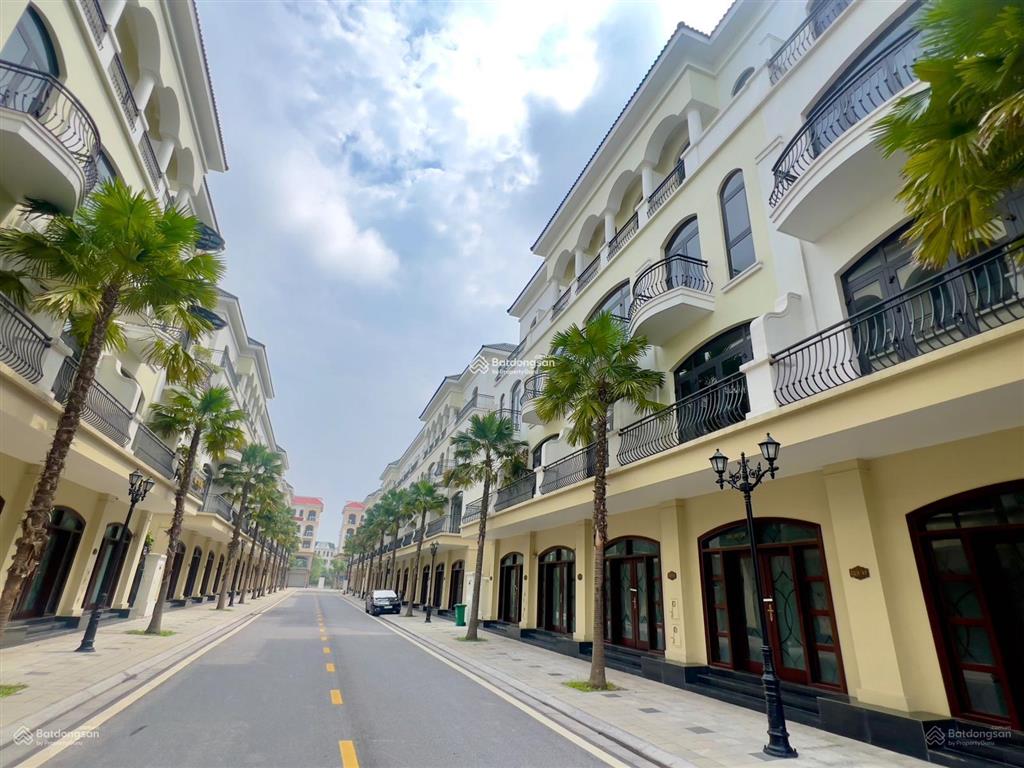Cắt lỗ liền kề chà là 63m² giá 8,4 tỷ đông nam, sẵn sổ sang tên, ngay cổng ra vào phân khu chà là