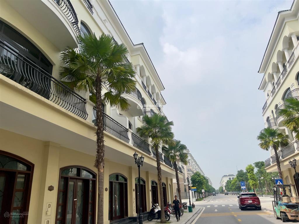Cắt lỗ liền kề chà là 63m² giá 8,4 tỷ đông nam, sẵn sổ sang tên, ngay cổng ra vào phân khu chà là