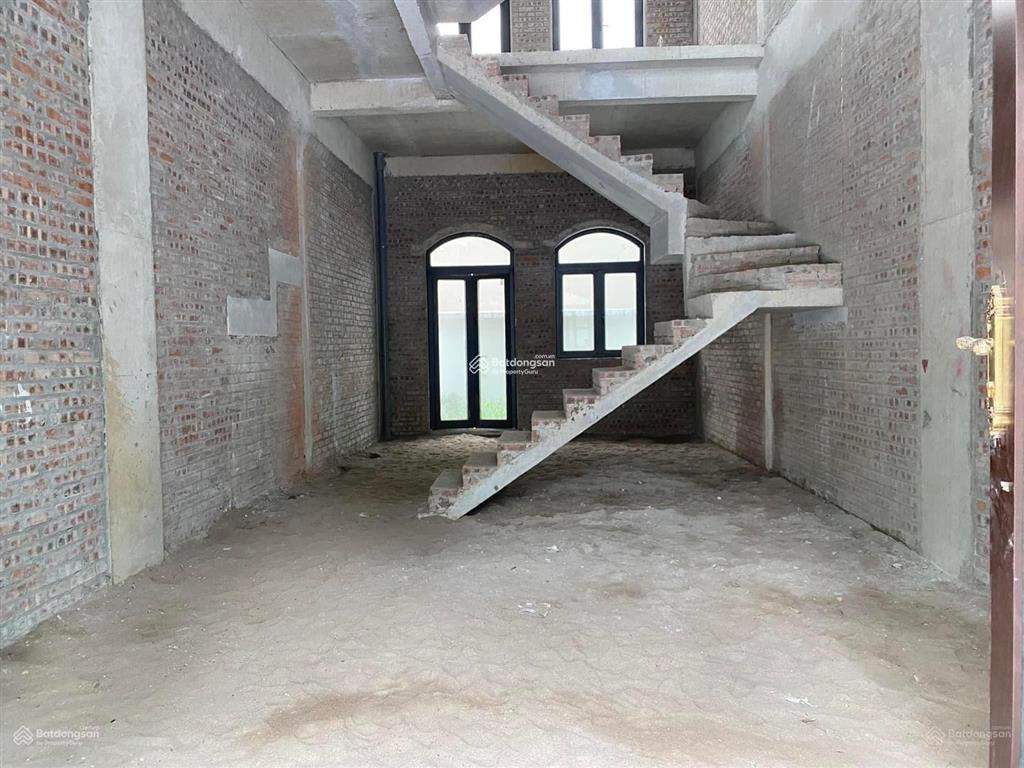 Cắt lỗ liền kề chà là 63m² giá 8,4 tỷ đông nam, sẵn sổ sang tên, ngay cổng ra vào phân khu chà là