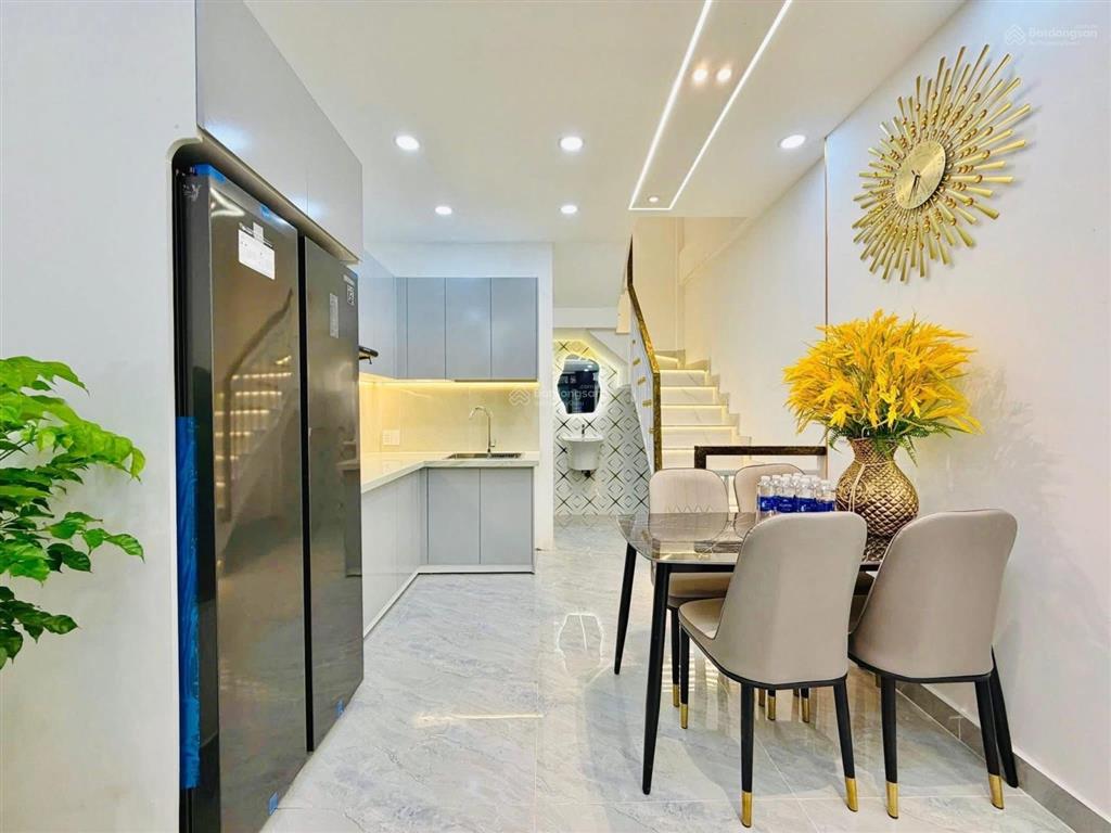 Lên sóng siêu phẩm đường nguyễn trãi, phường 17, quận 5, dt 62m2, giá 2tỷ790tr