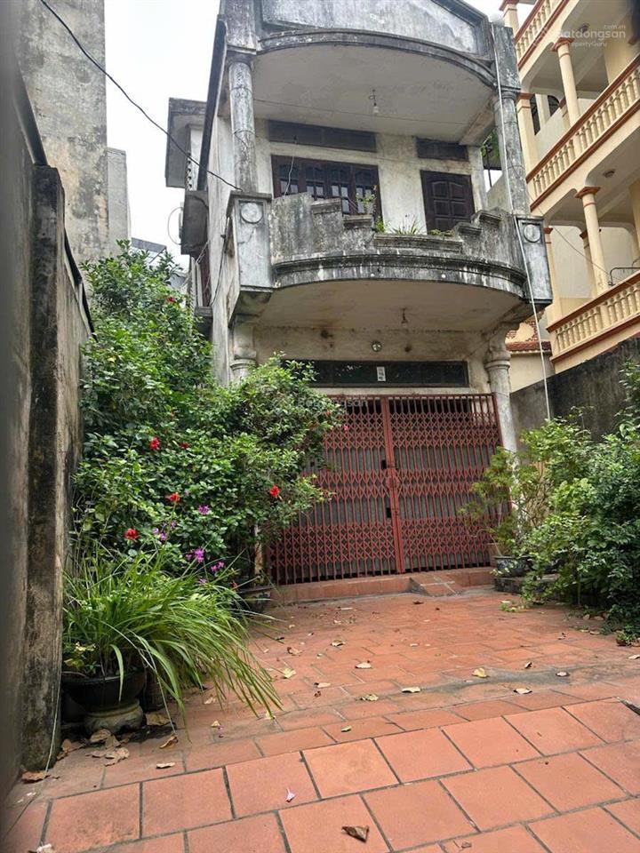 Ngọc thuỵ, long biên
diện tích 150m2, mặt tiền 6m
giá 33 tỷ