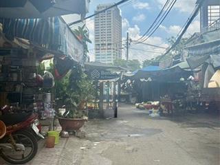 Nhà 3 mặt tiền kinh doanh buôn bán đỉnh siêu thoáng.