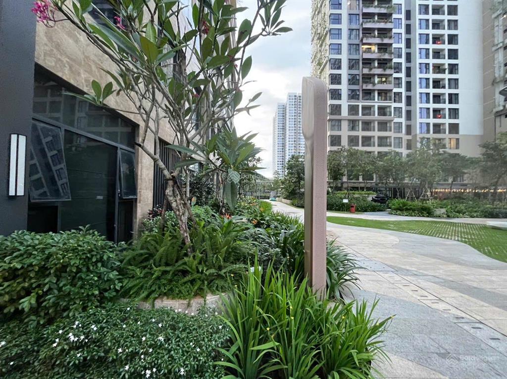 2pn, tòa a lumiere boulevard  giá chỉ 4.350 tỷ all in, view thoáng sân thể thao  căn góc