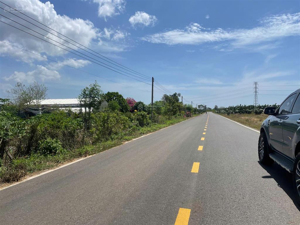 Bán đất 896 triệu/lô gồm 12 lô liền kề, vị trí ngay cổng kcn đá bạc thuận tiện làm nhà trọ