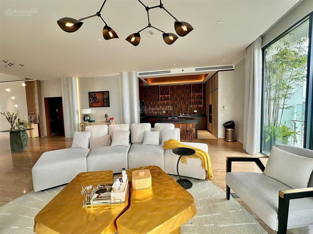 Chủ nhà định cư nước ngoài cần bán căn penthouse the antonia 291m2, 3pn, 4 wc, giá 52,5 tỷ bao hết