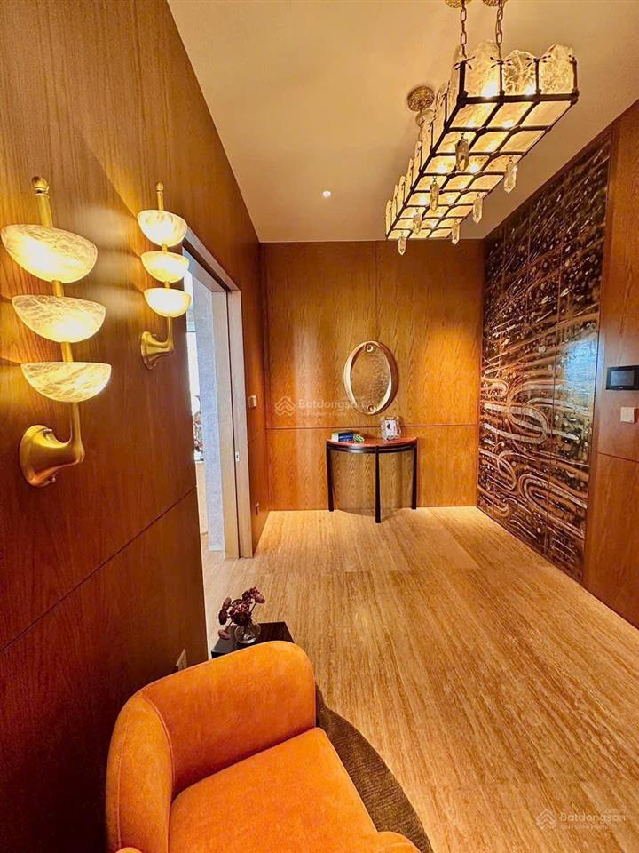 Chủ nhà định cư nước ngoài cần bán căn penthouse the antonia 291m2, 3pn, 4 wc, giá 52,5 tỷ bao hết