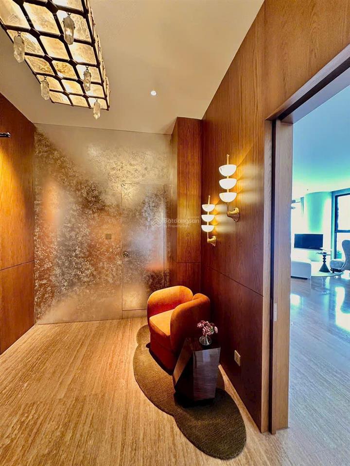 Chủ nhà định cư nước ngoài cần bán căn penthouse the antonia 291m2, 3pn, 4 wc, giá 52,5 tỷ bao hết