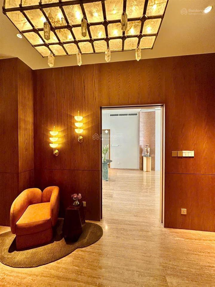 Chủ nhà định cư nước ngoài cần bán căn penthouse the antonia 291m2, 3pn, 4 wc, giá 52,5 tỷ bao hết