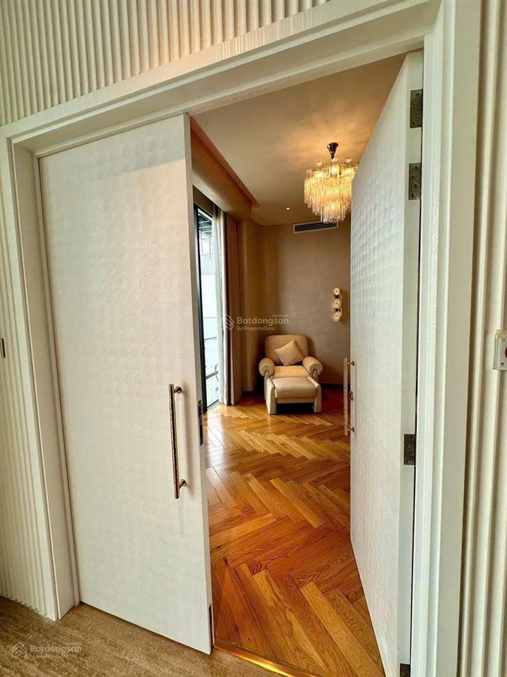 Bán penthouse the antonia 270m2 3pn  1 phòng thờ  4wc giá bán 55 tỷ bao hết