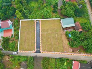 Đường trước nhà 7m , diện tích 100m2 , chỉ nhỉnh 900tr. vợ chồng em cần bán gấp để thu hồi vốn