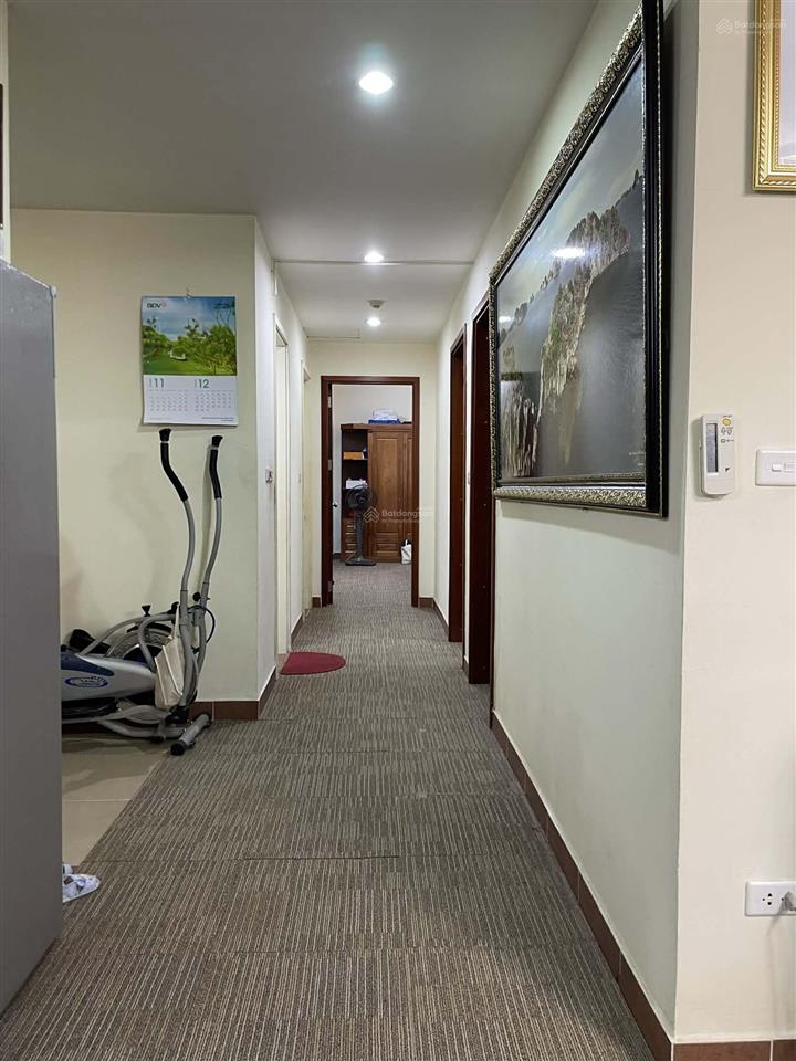 Vợ chồng cần tiền bán gấp căn 123m2 (3pn  2vs), ban công đông  nam, giá 8.1 tỷ (có thương lượng)