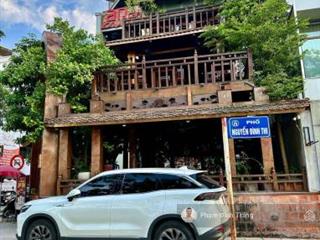 Bán biệt thự mặt phố nguyễn đình thi mặt hồ tây, lô góc 3 mặt thoáng  ở đẳng cấp  220 tỷ